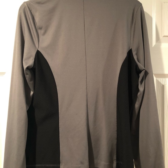 Curves zip up jacket🥑🥑🥑 - Picture 2 of 3